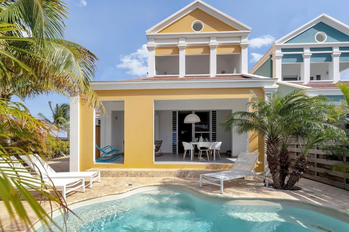 Casa Leeward with Pool on the Laguna Marina