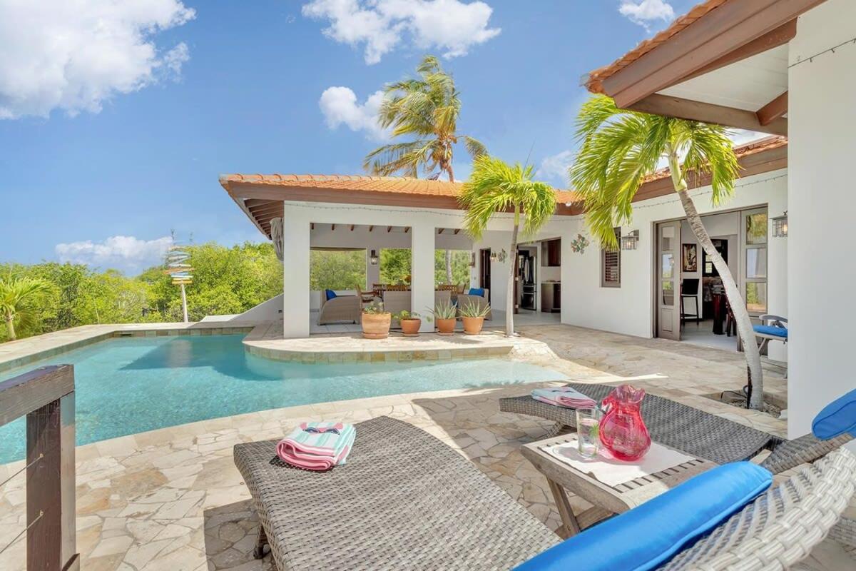 Casa Bunita Bista with Pool and Great Views