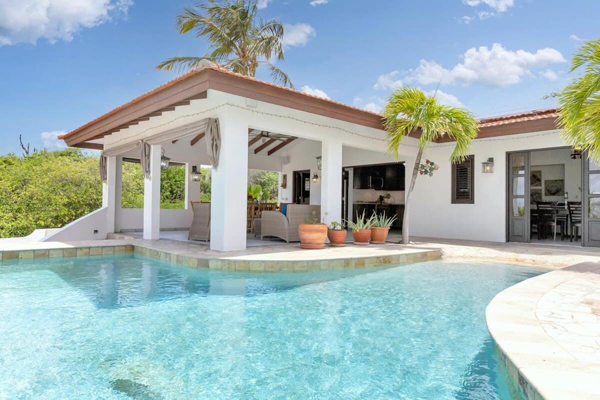 Casa Bunita Bista with Pool and Great Views