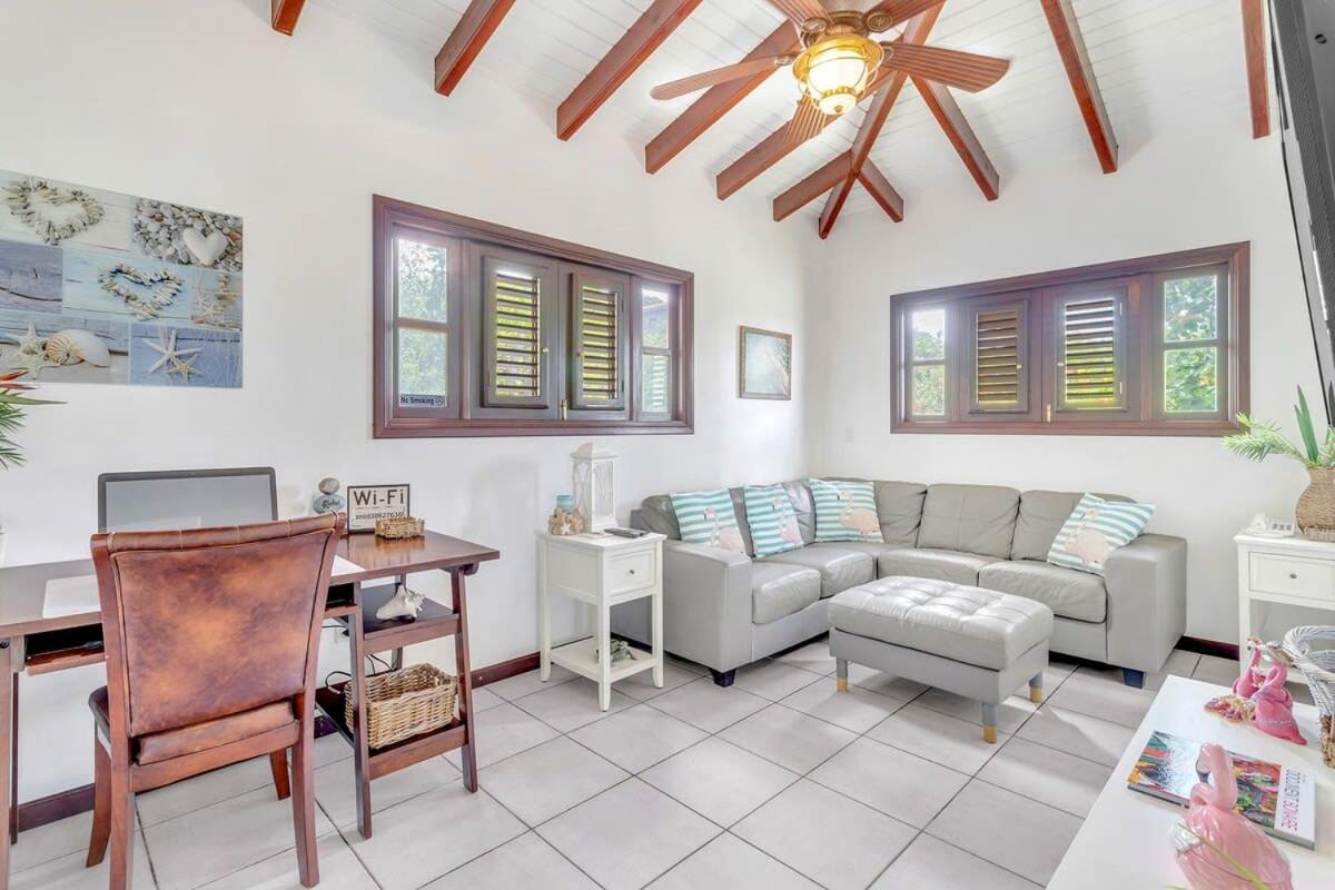 Casa Bunita Bista with Pool and Great Views