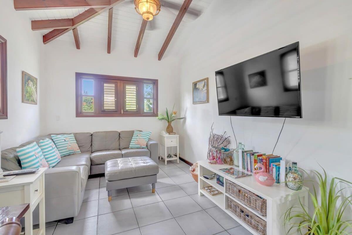 Casa Bunita Bista with Pool and Great Views