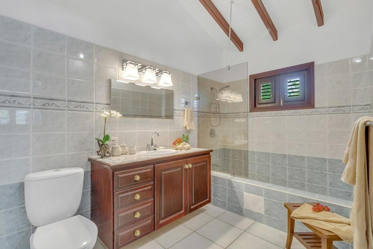 Casa Bunita Bista with Pool and Great Views