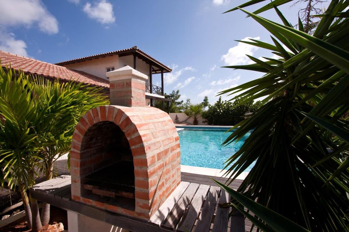 Kas Vis with Private Pool in Upscale Punt Vierkant