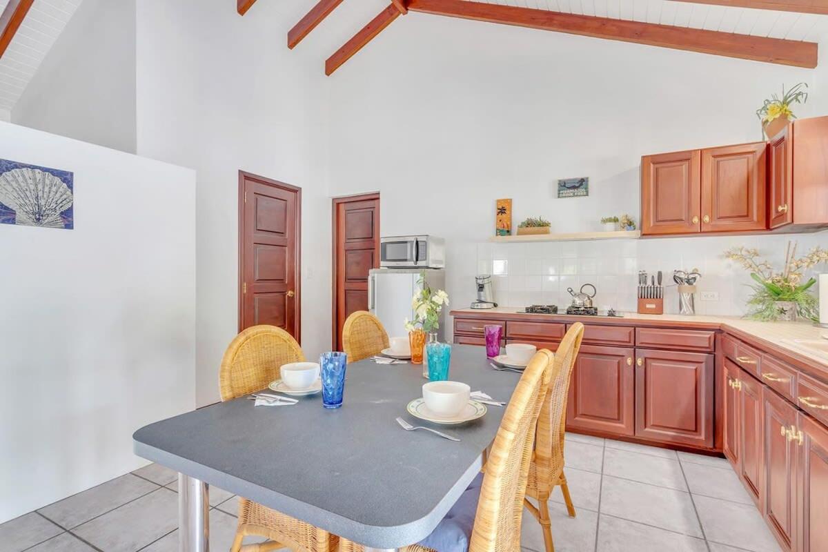 Casa Bunita Bista with Pool and Great Views
