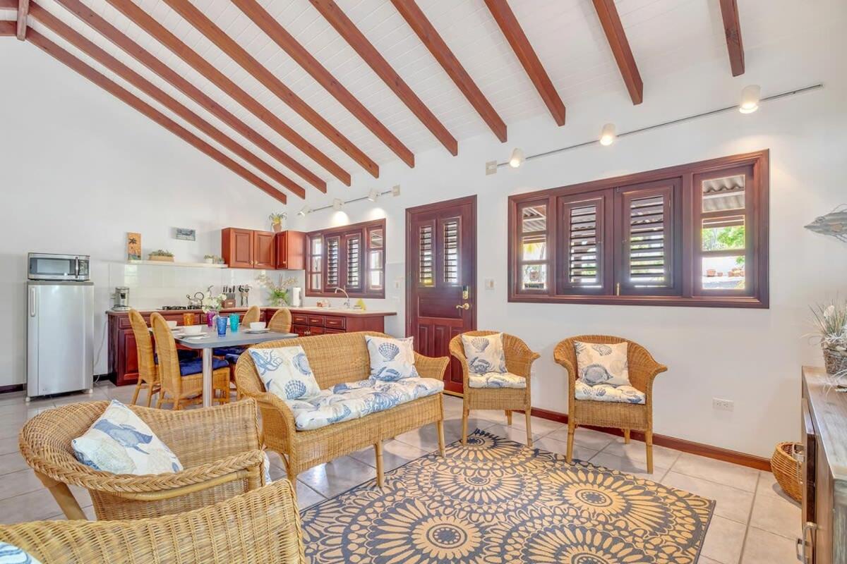 Casa Bunita Bista with Pool and Great Views