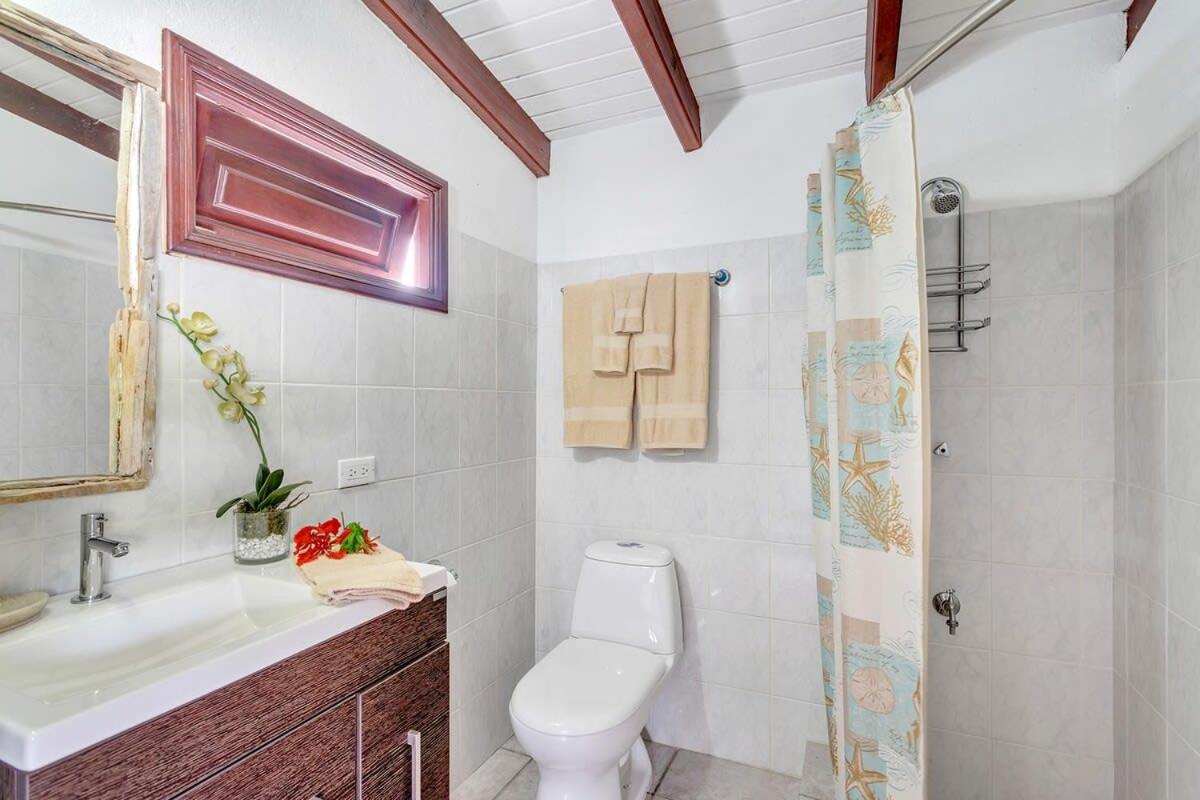 Casa Bunita Bista with Pool and Great Views