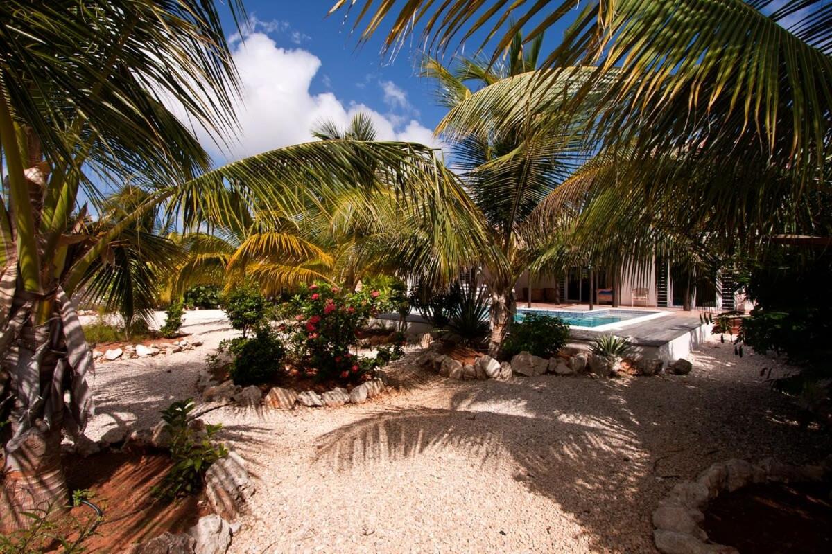 Kas Vis with Private Pool in Upscale Punt Vierkant