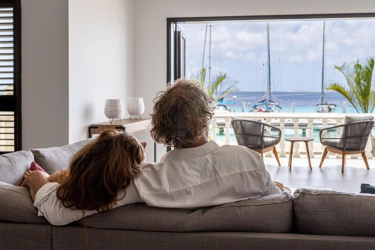 Epic Oceanfront Apartment with Sunset and Sea View