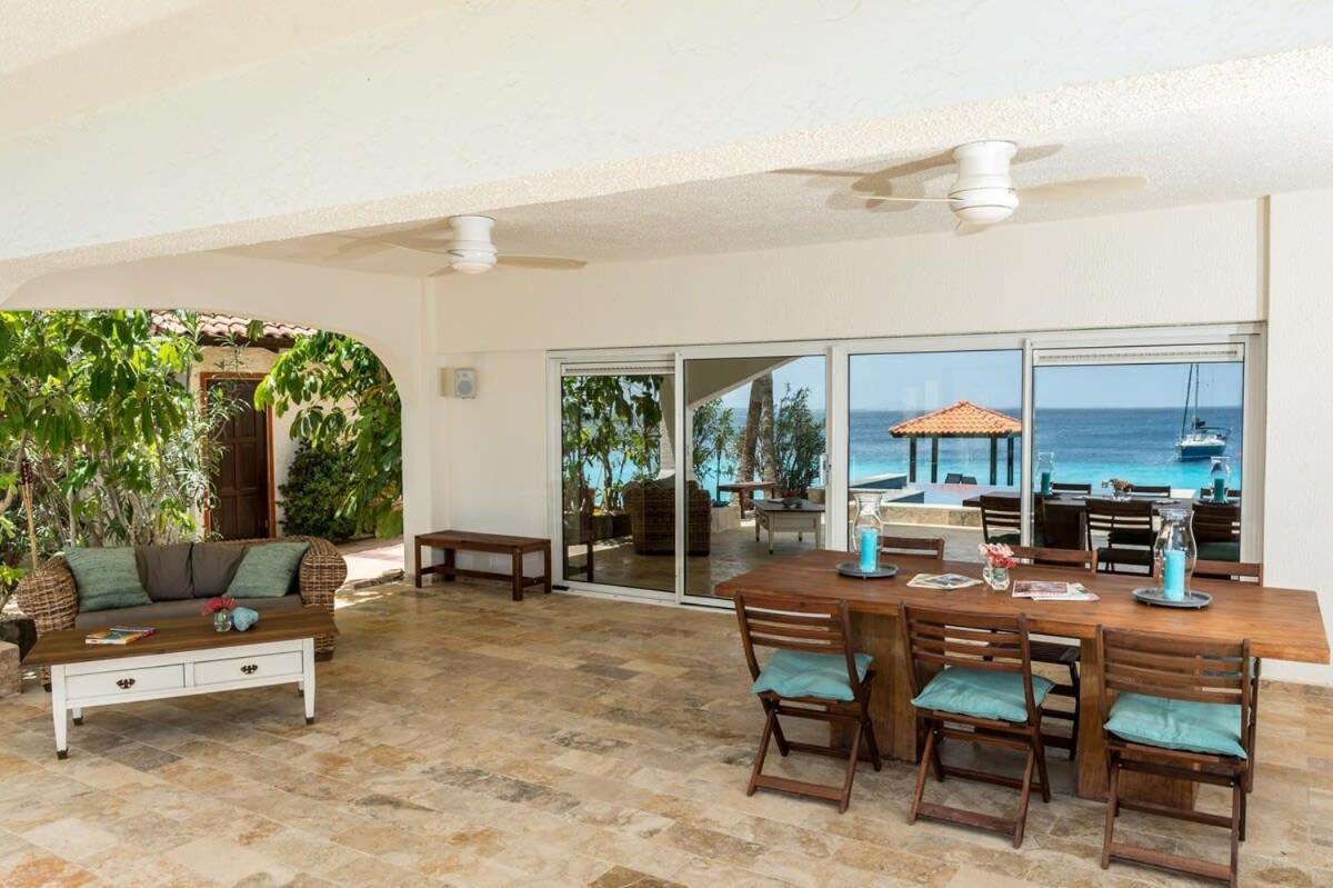 Nirvana Lodge with Private Pool and House Reef