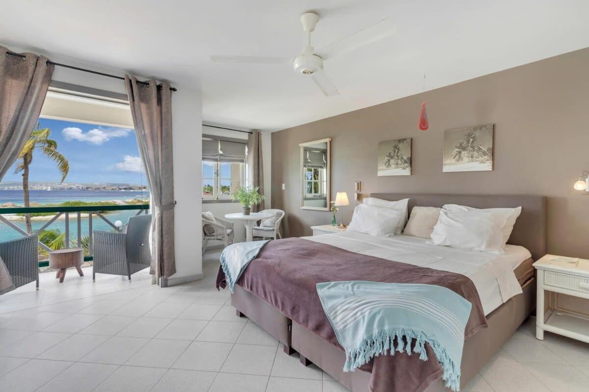 Port Bonaire Seascape A301 with Sea Views and Pool