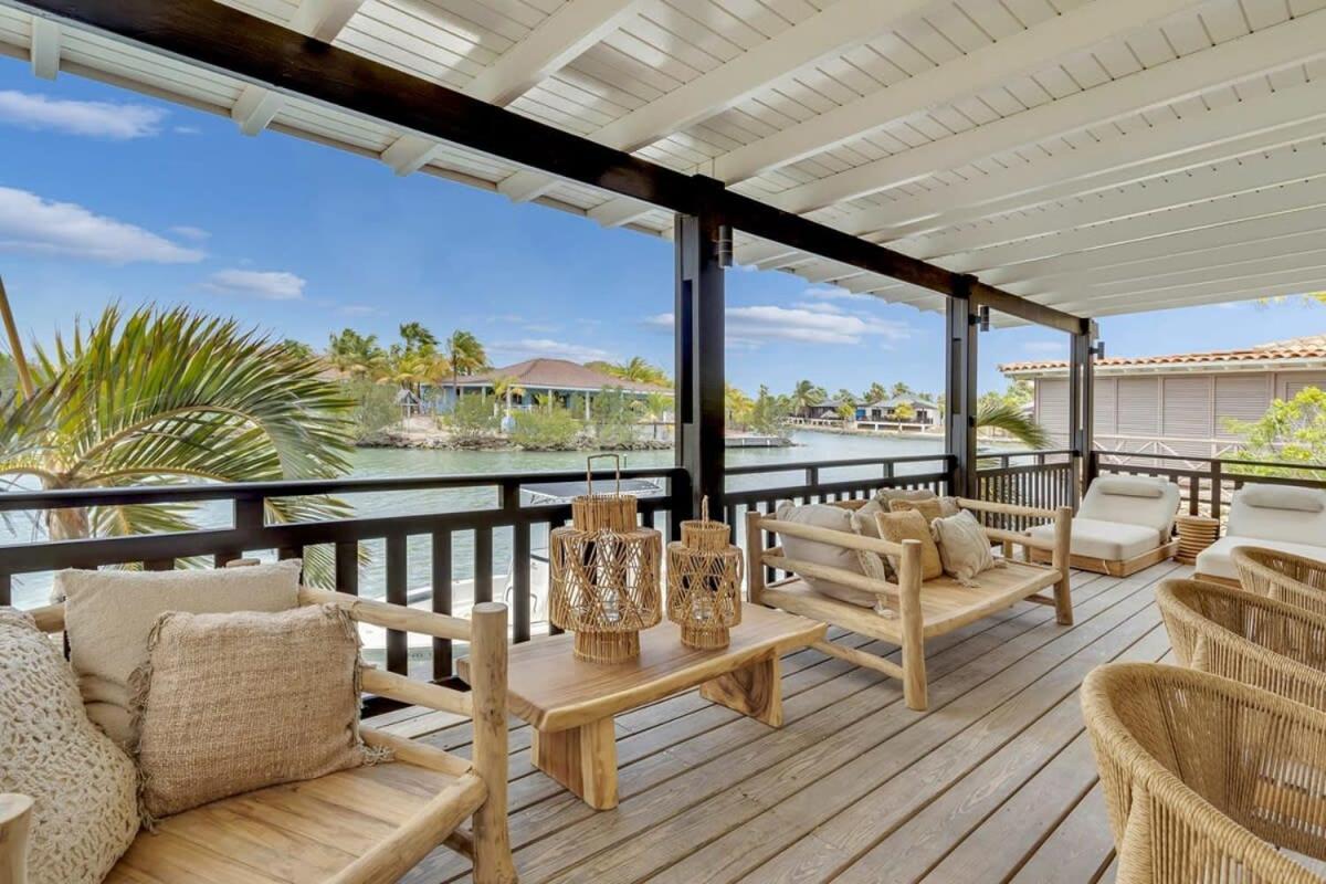 Coral Laguna in Laguna Marina