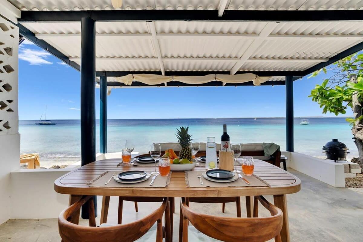 Pixel Paradise Oceanfront Villa with Stunning Views