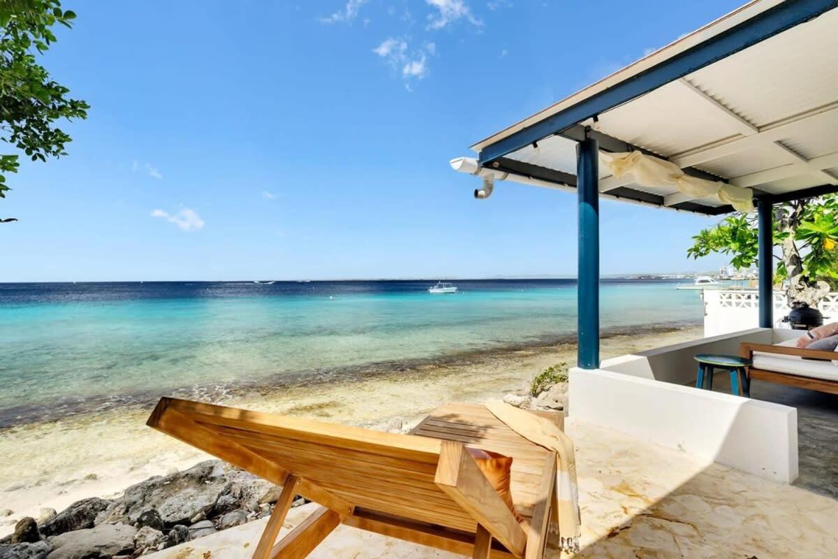 Pixel Paradise Oceanfront Villa with Stunning Views