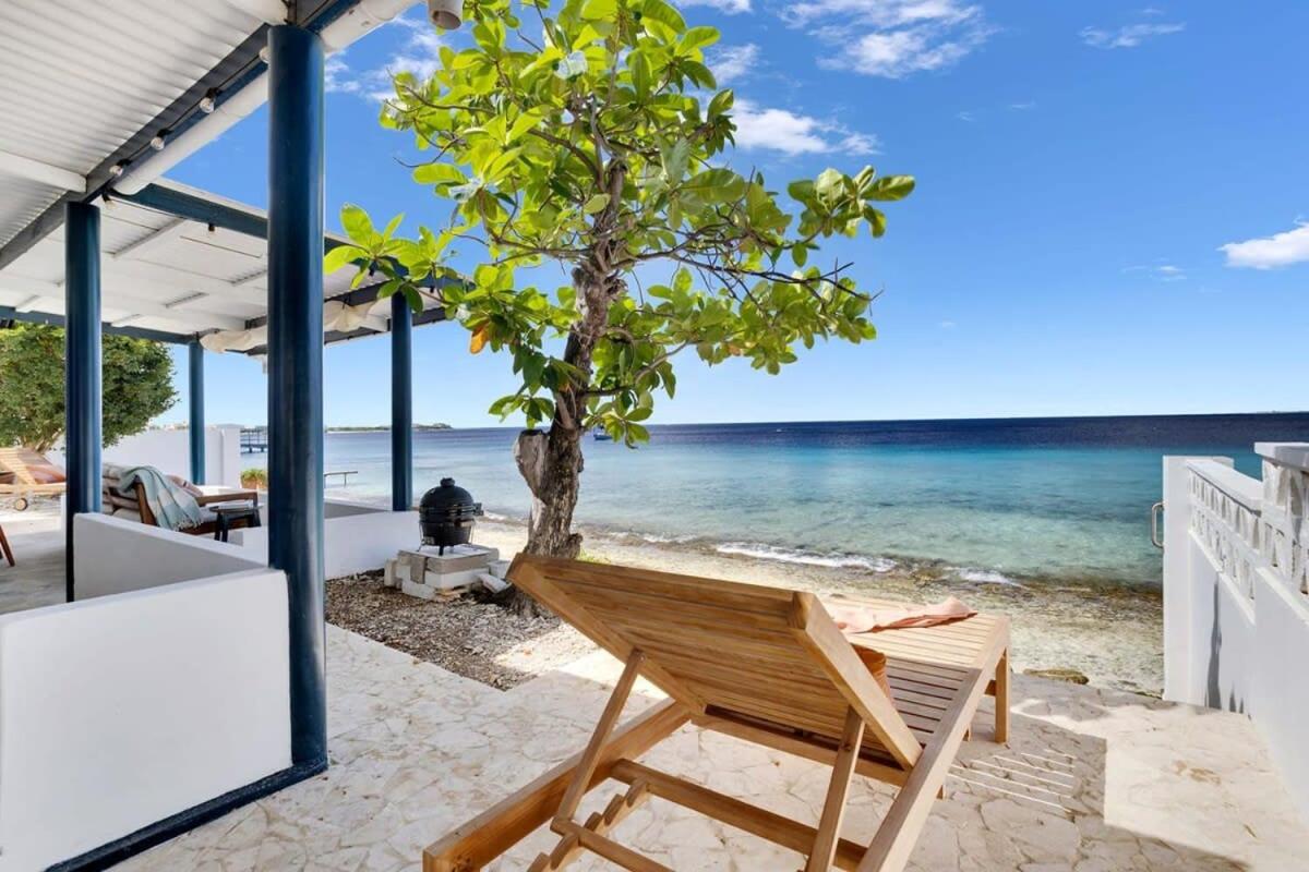 Pixel Paradise Oceanfront Villa with Stunning Views