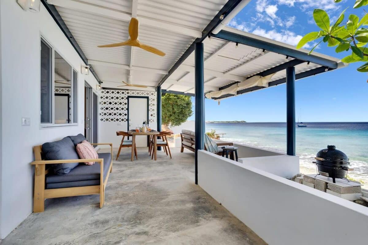 Pixel Paradise Oceanfront Villa with Stunning Views