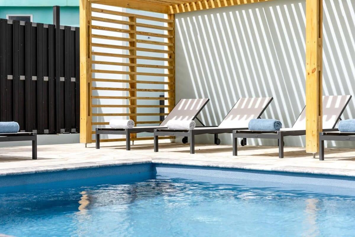 Liv Inn Bonaire with Pool and Nice Cooling Winds