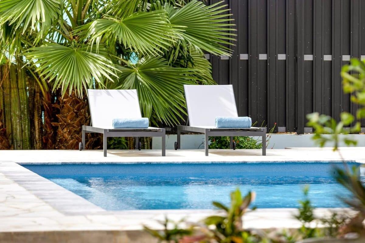 Liv Inn Bonaire with Pool and Nice Cooling Winds