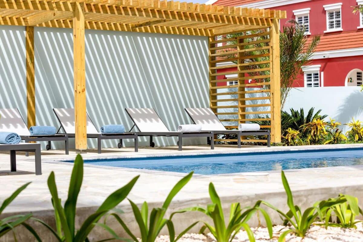 Liv Inn Bonaire with Pool and Nice Cooling Winds