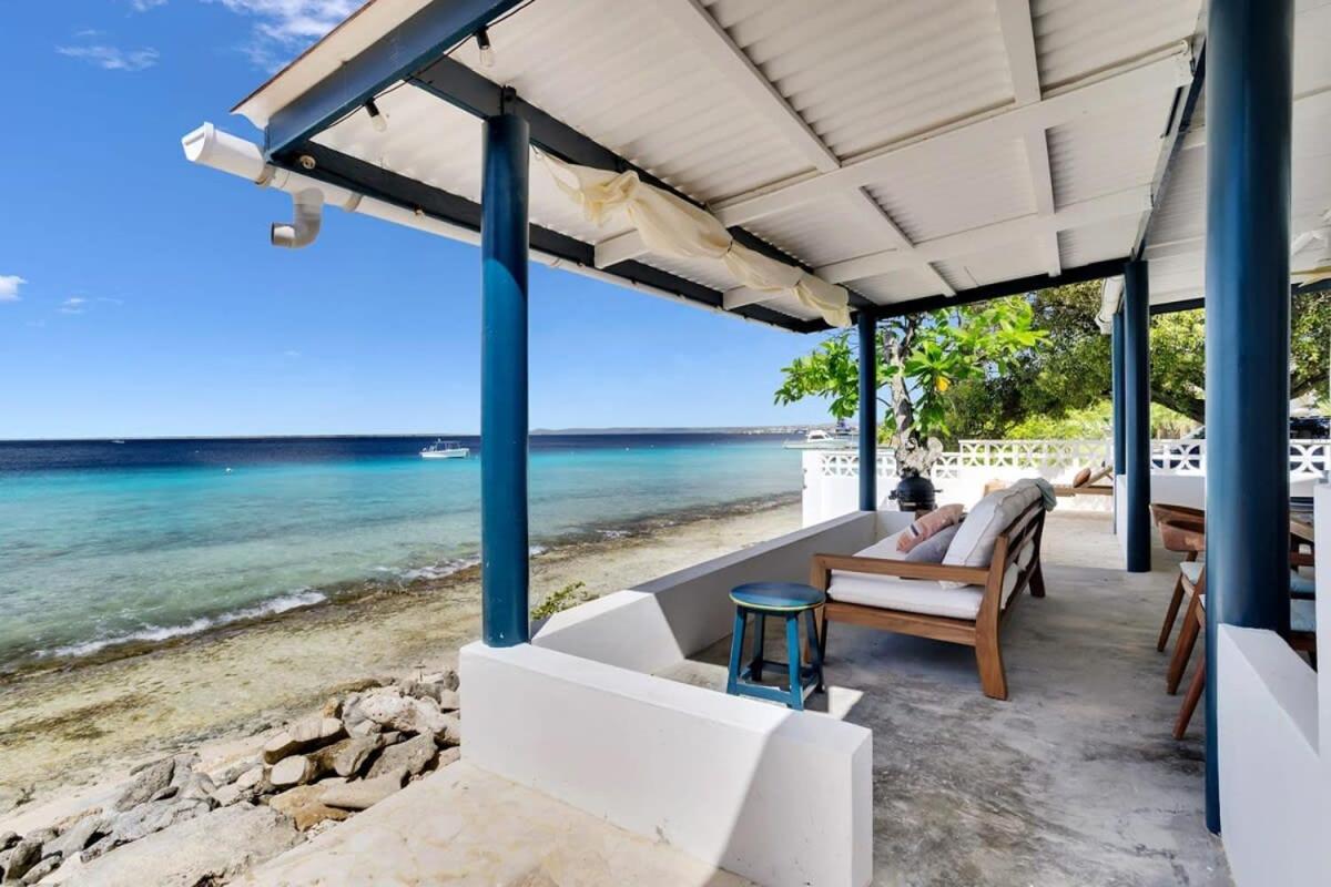 Pixel Paradise Oceanfront Villa with Stunning Views
