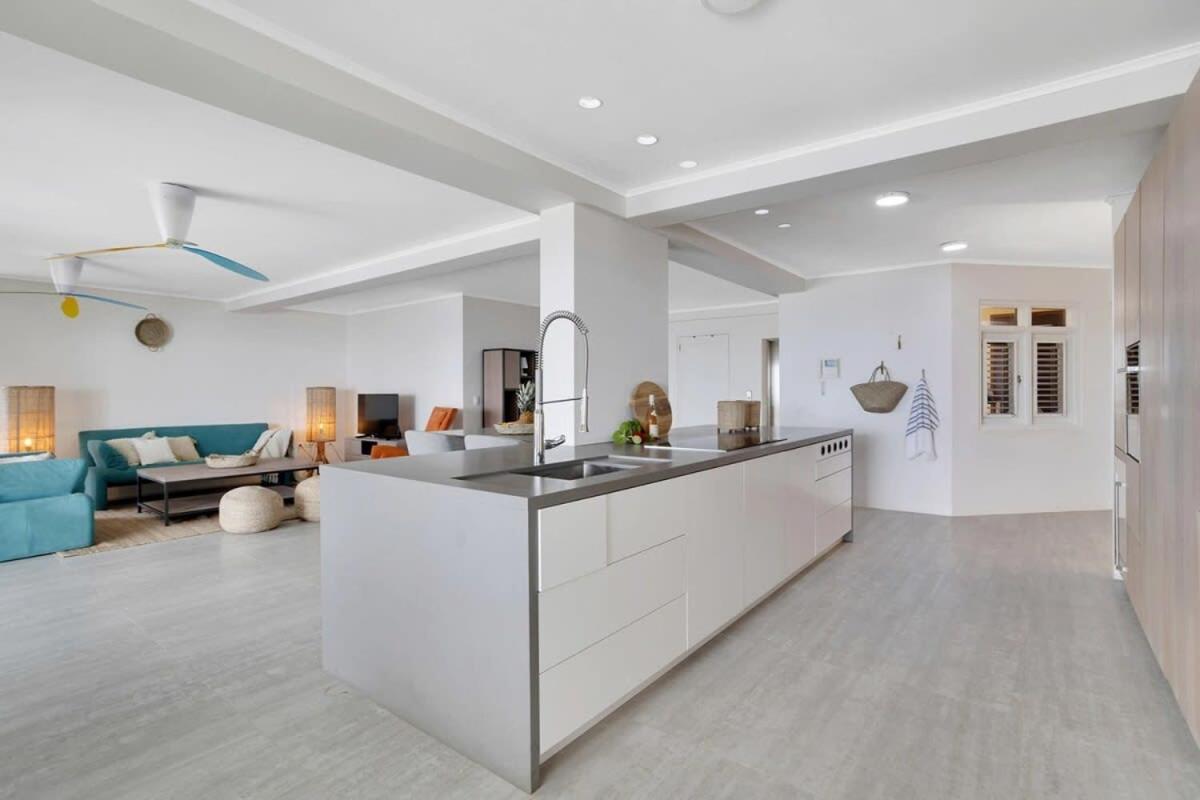 Playa Lechi Penthouse with full Ocean View