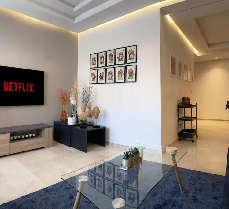 Spacieux et Luxueux Appartement 2 BR • Central Casablanca view 3