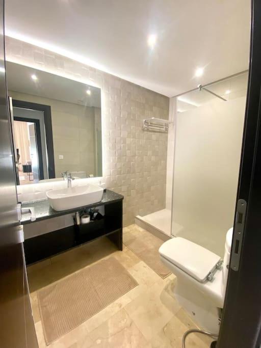 Spacieux et Luxueux Appartement 2 BR • Central Casablanca view 5