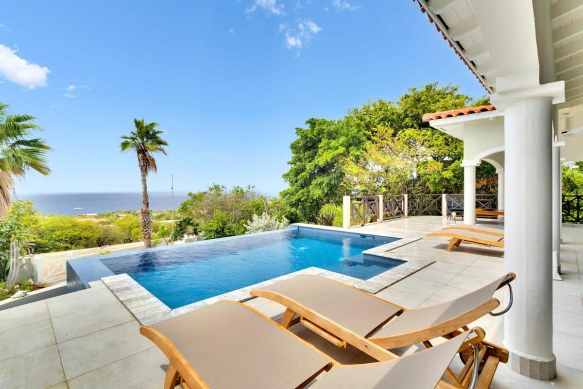 Villa Heros Sabadeco with Stunning Sea View
