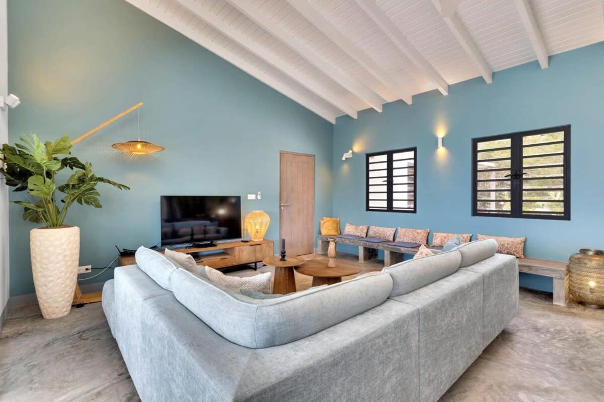 Villa Heros Sabadeco with Stunning Sea View