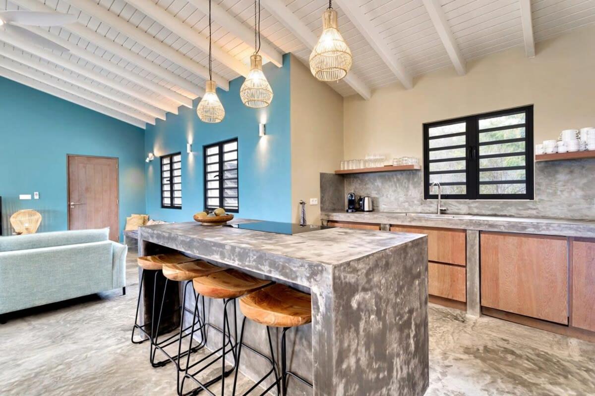 Villa Heros Sabadeco with Stunning Sea View