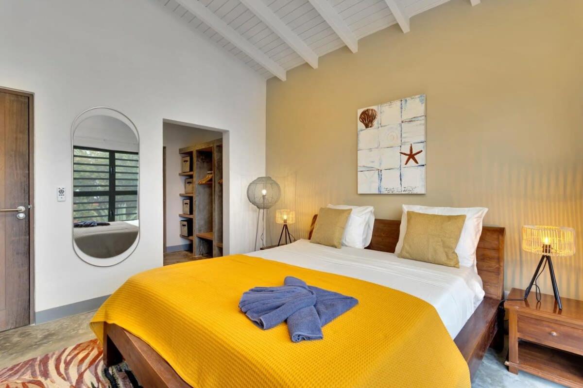 Villa Heros Sabadeco with Stunning Sea View