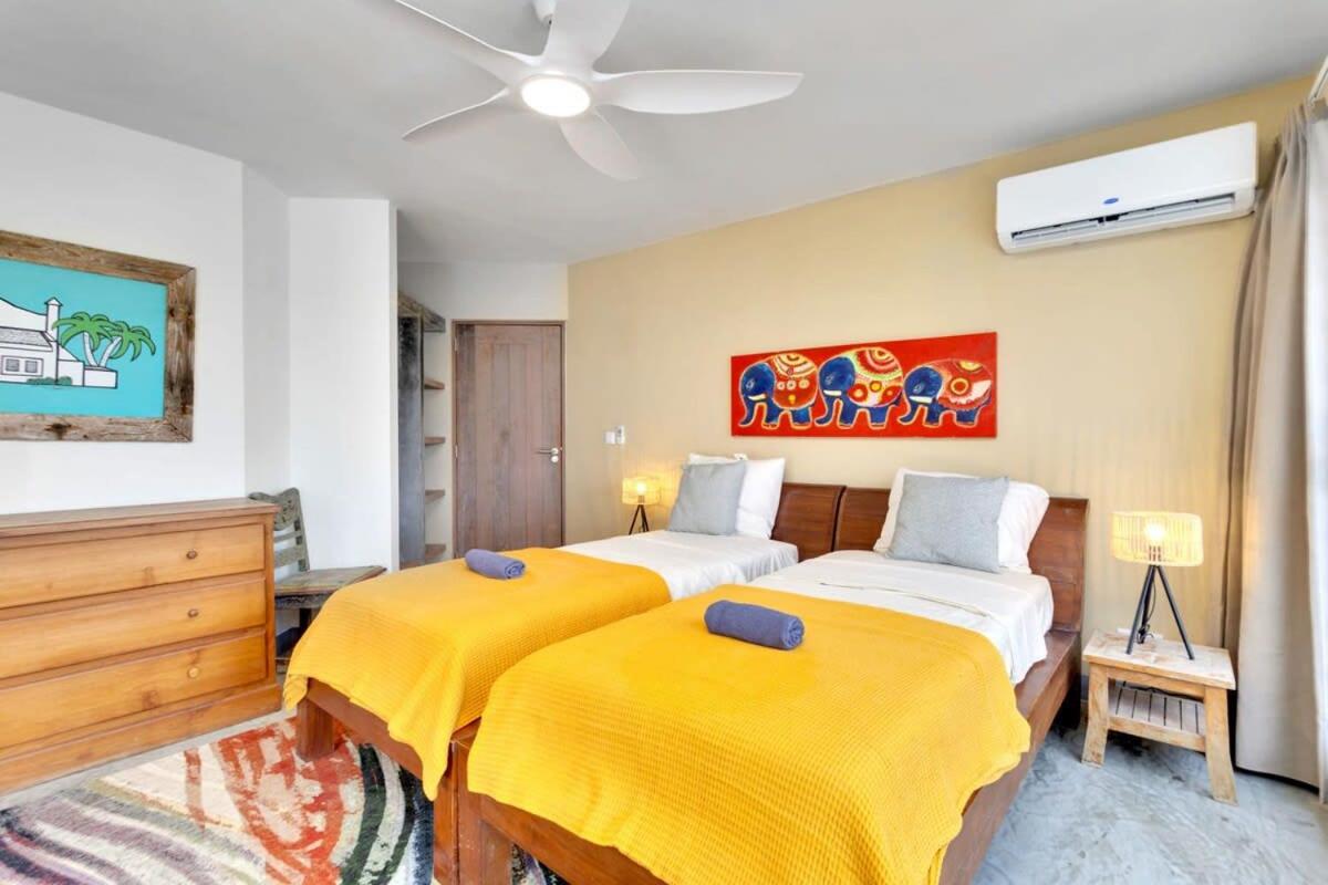 Villa Heros Sabadeco with Stunning Sea View