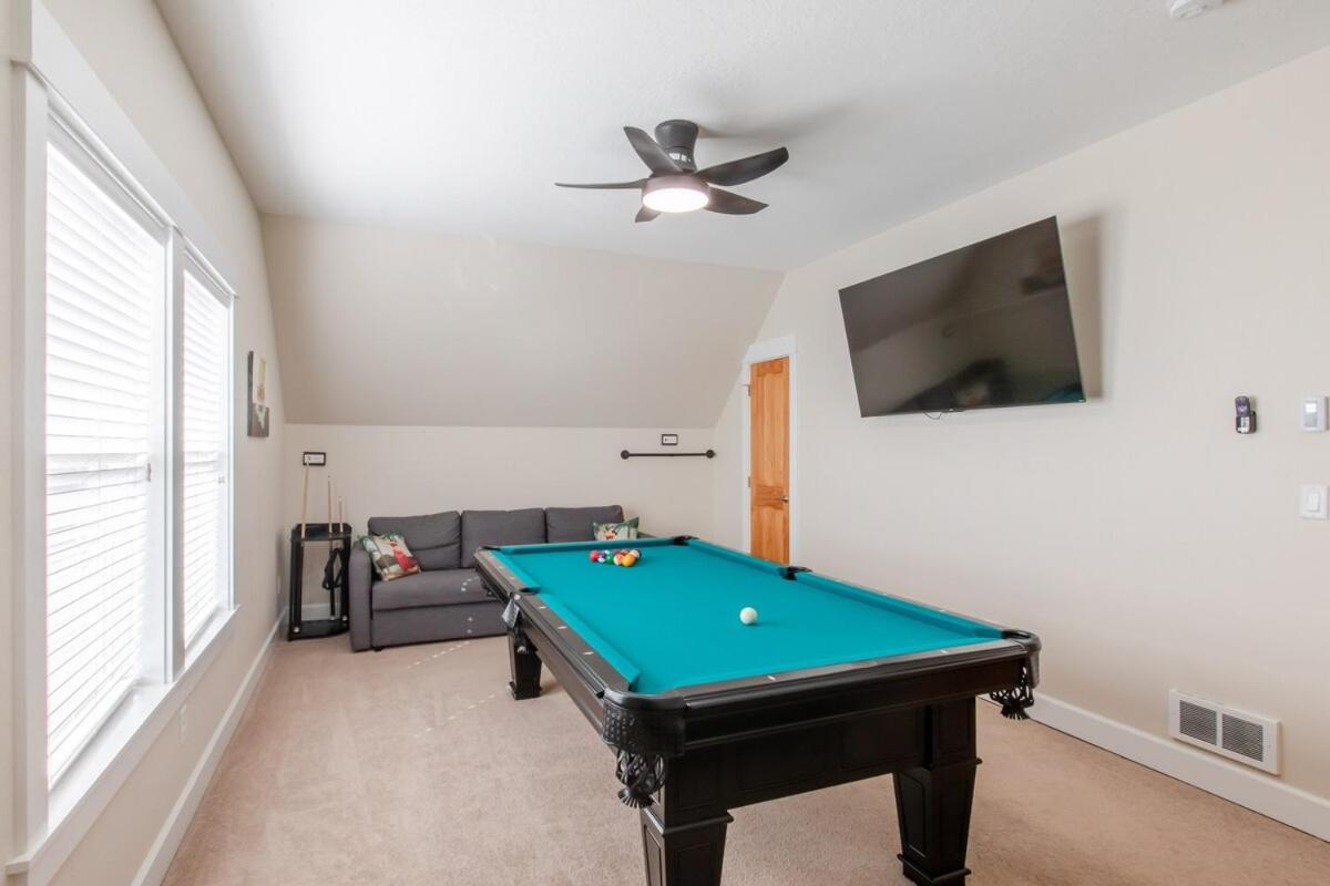 Ohana Beach Park - Hot Tub, Billiards, Fire Pit & Beach Access view 5