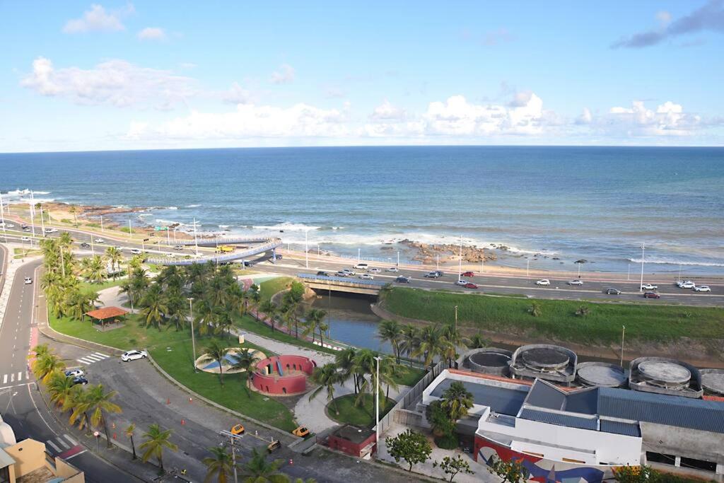 Estúdio c/ bela vista panorâmica em Costa Azul