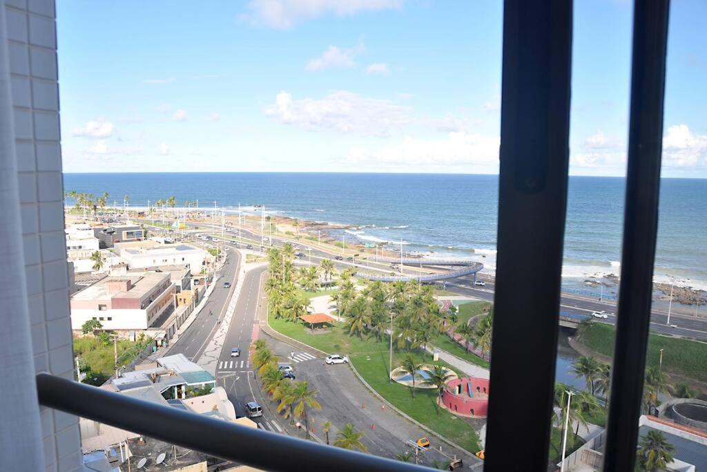 Estúdio c/ bela vista panorâmica em Costa Azul