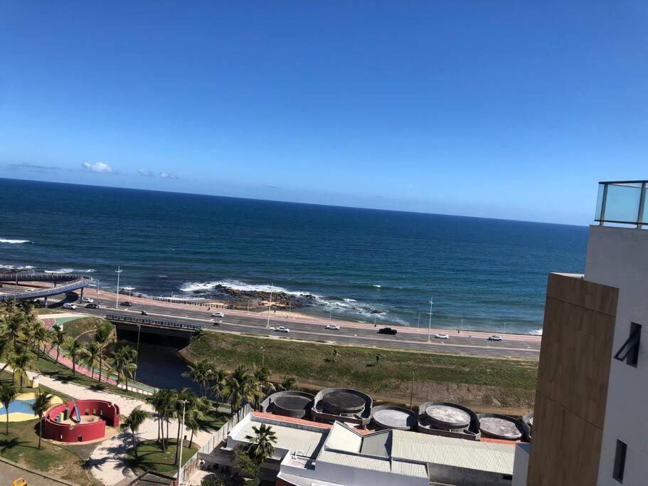 Estúdio c/ bela vista panorâmica em Costa Azul