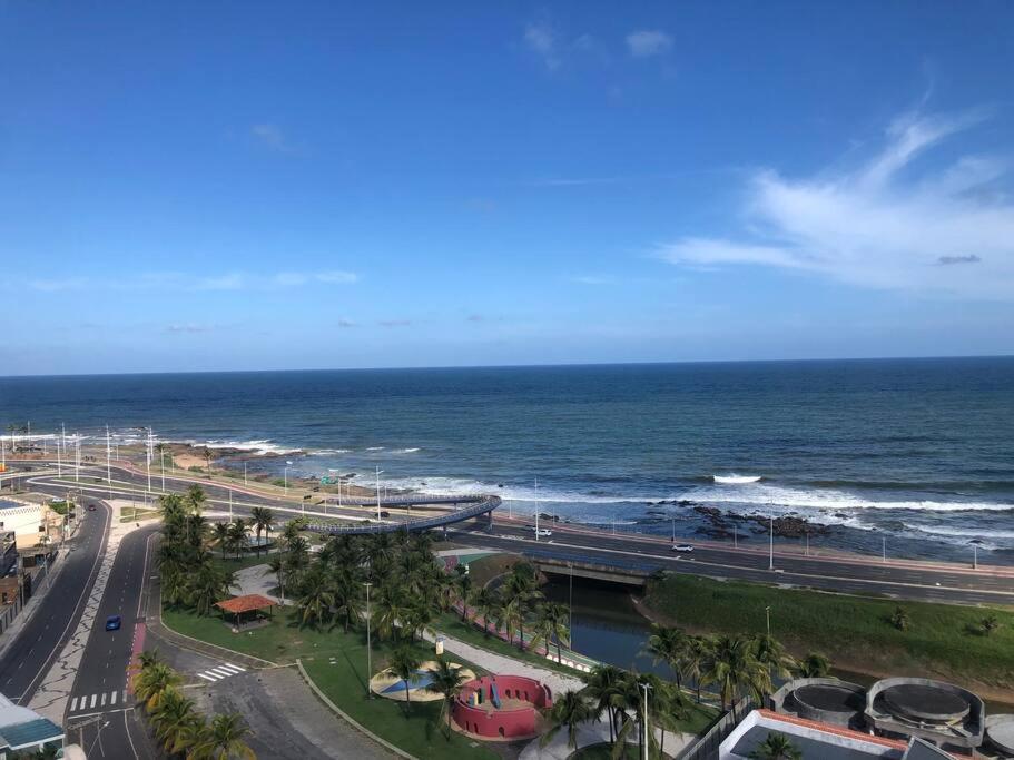 Estúdio c/ bela vista panorâmica em Costa Azul