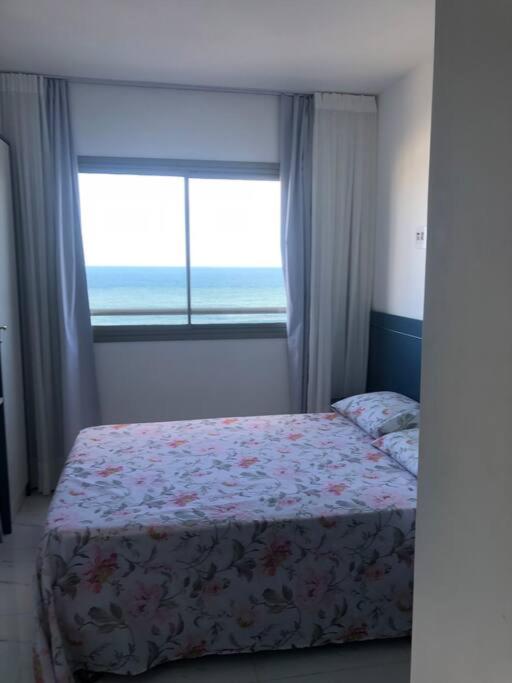 Estúdio c/ bela vista panorâmica em Costa Azul