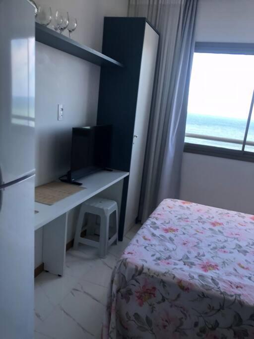 Estúdio c/ bela vista panorâmica em Costa Azul