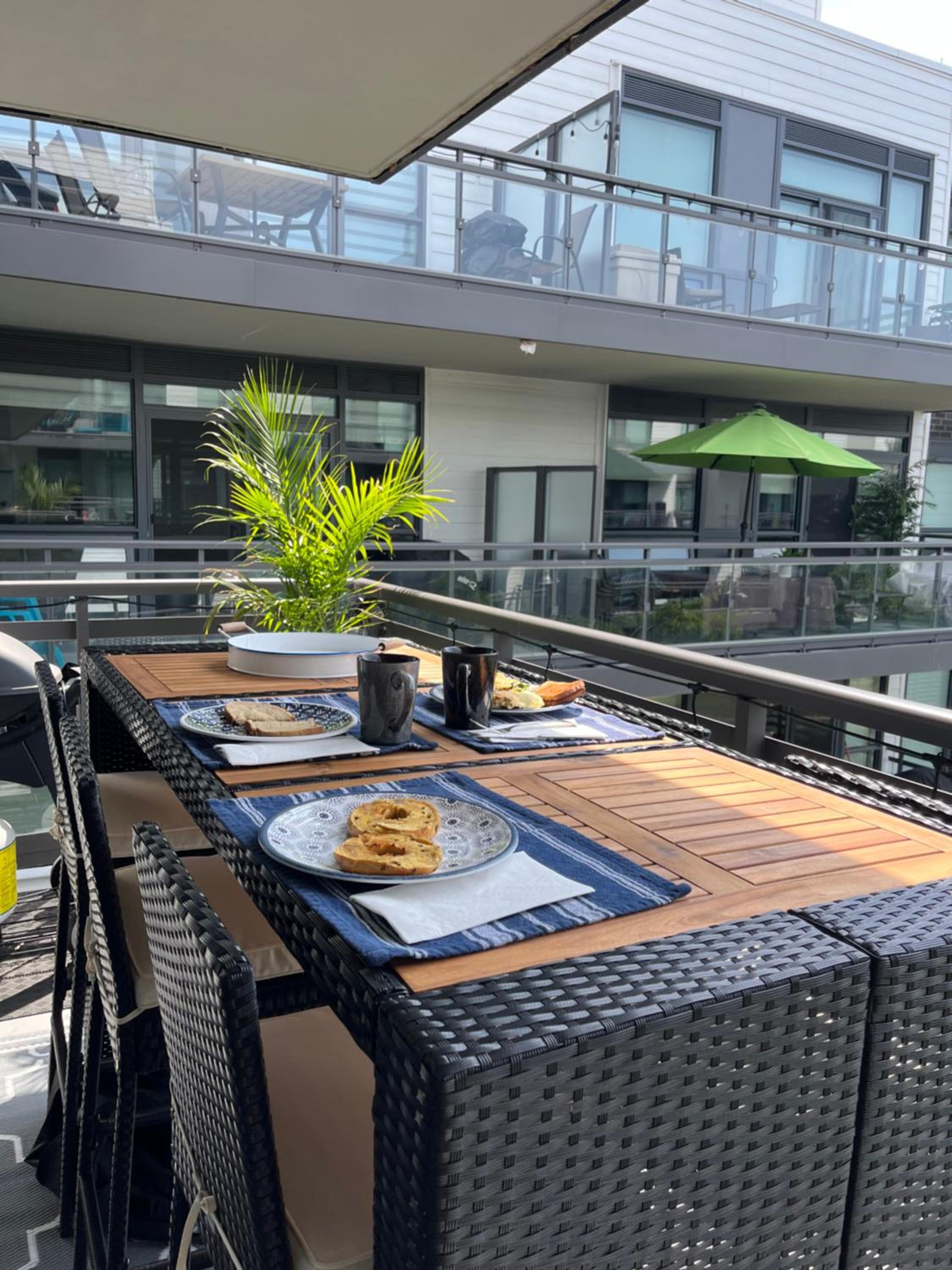 Stunning Stayz Luxury 2 King Suite at Friday Harbour Resort Marina Walk & Parking