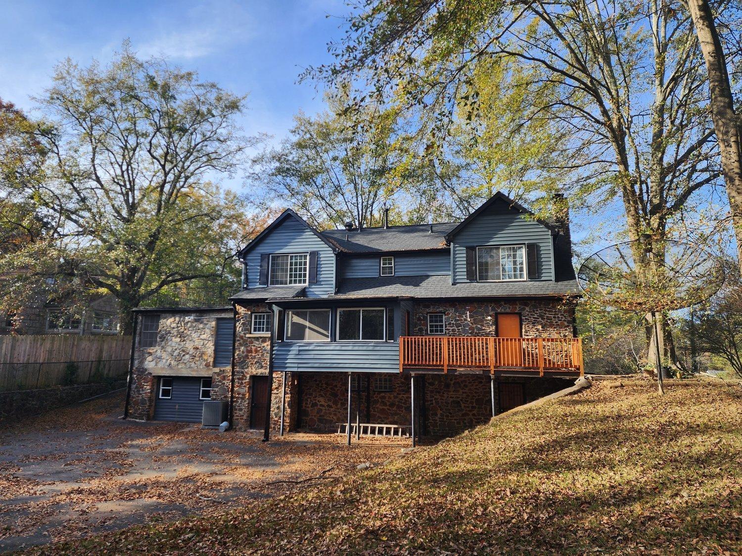 Atlanta Cabin Getaway! 4br, 11 Minutes to Downtown view 2