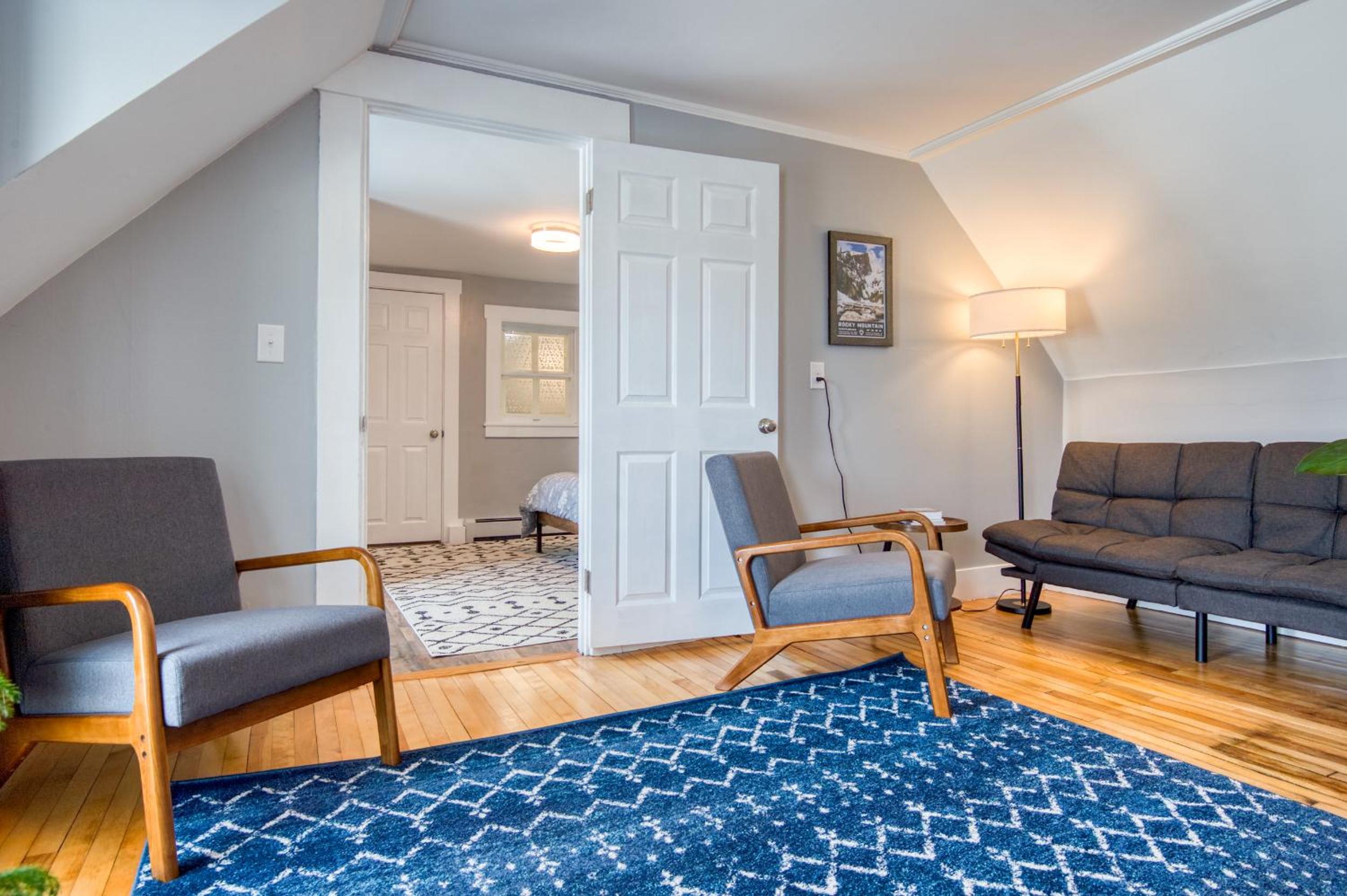 Modern Cozy Apt Hiking Skiing Touring 2nd Floor view 2