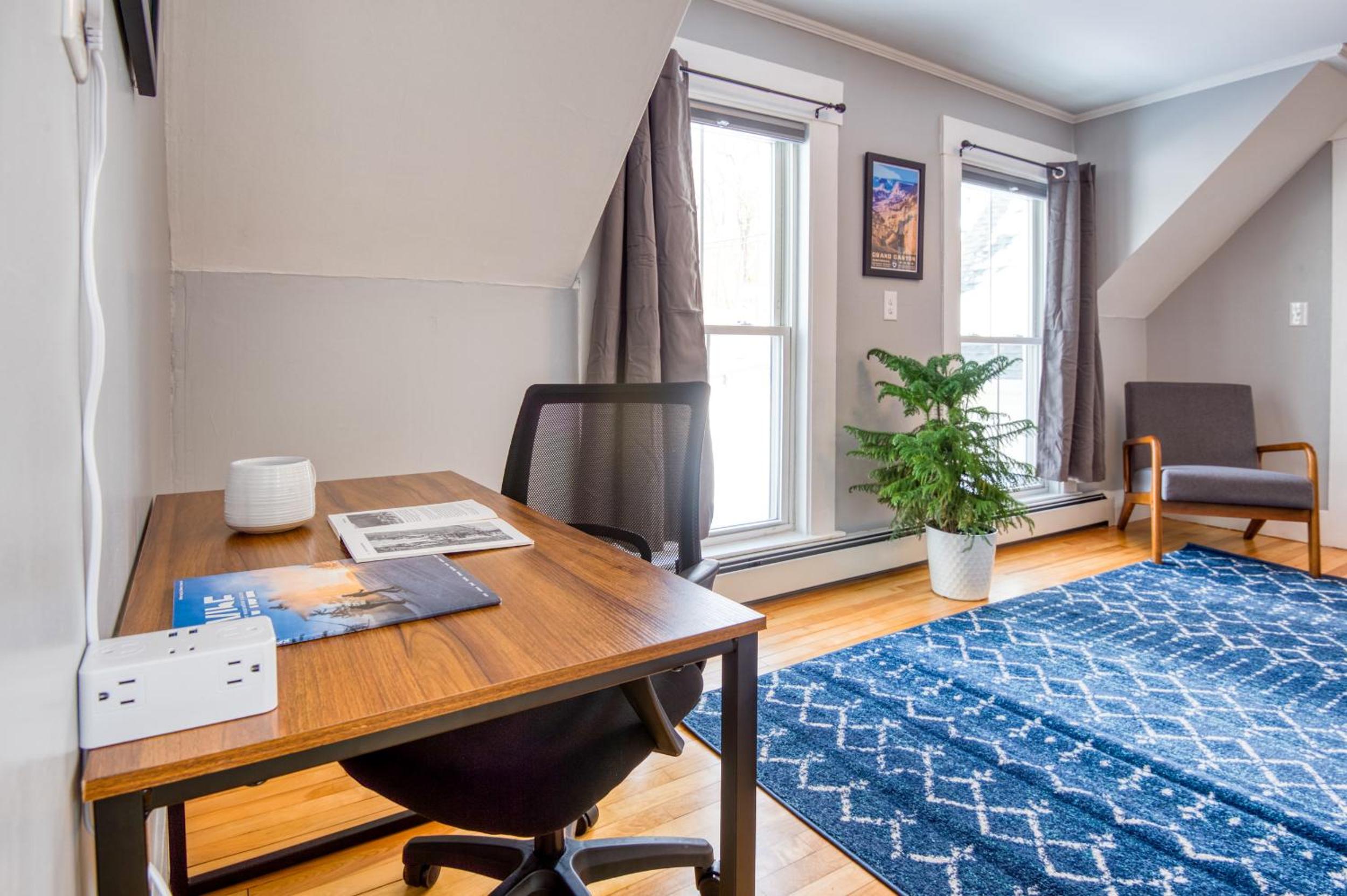 Modern Cozy Apt Hiking Skiing Touring 2nd Floor view 4