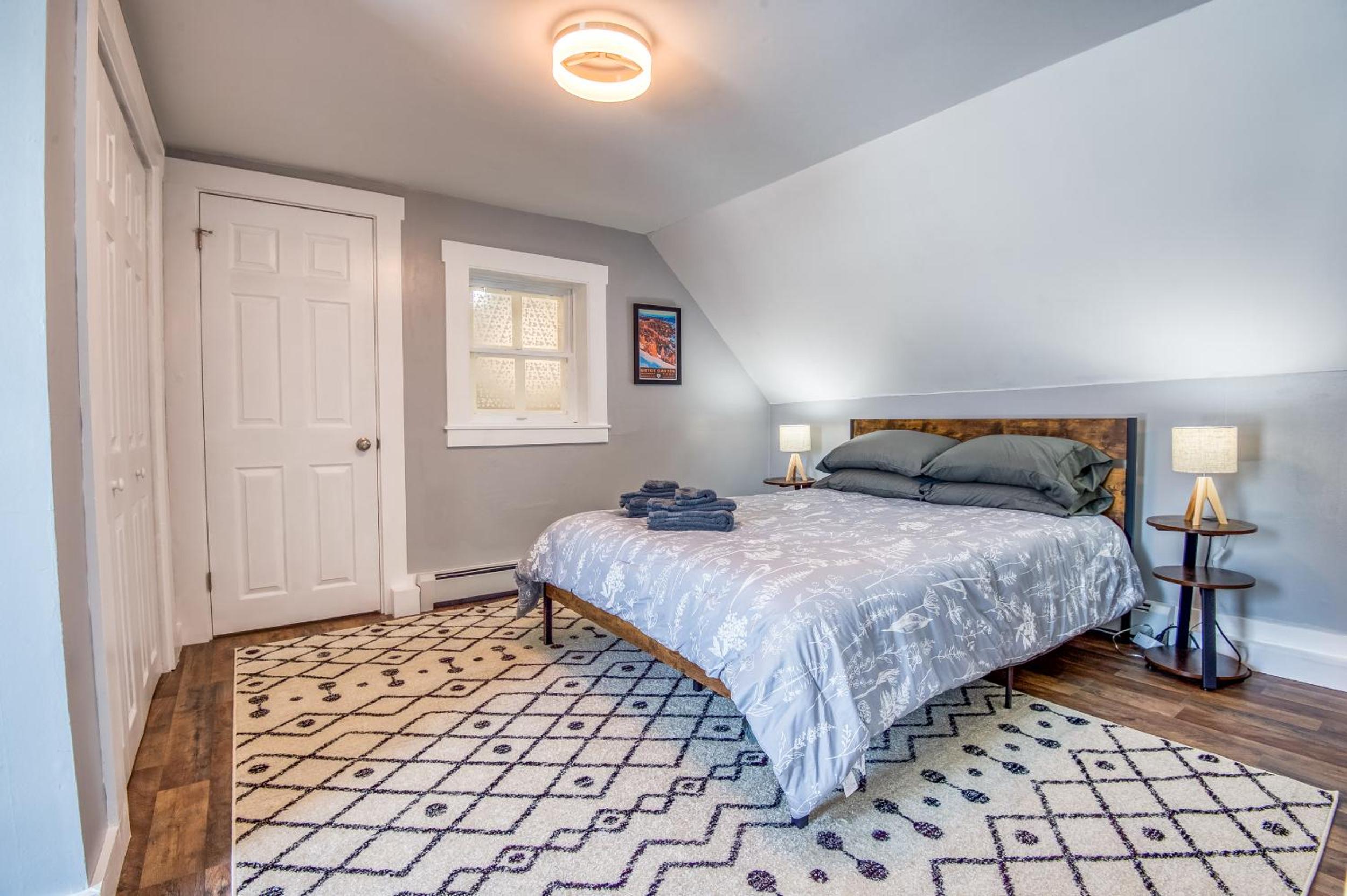 Modern Cozy Apt Hiking Skiing Touring 2nd Floor view 5