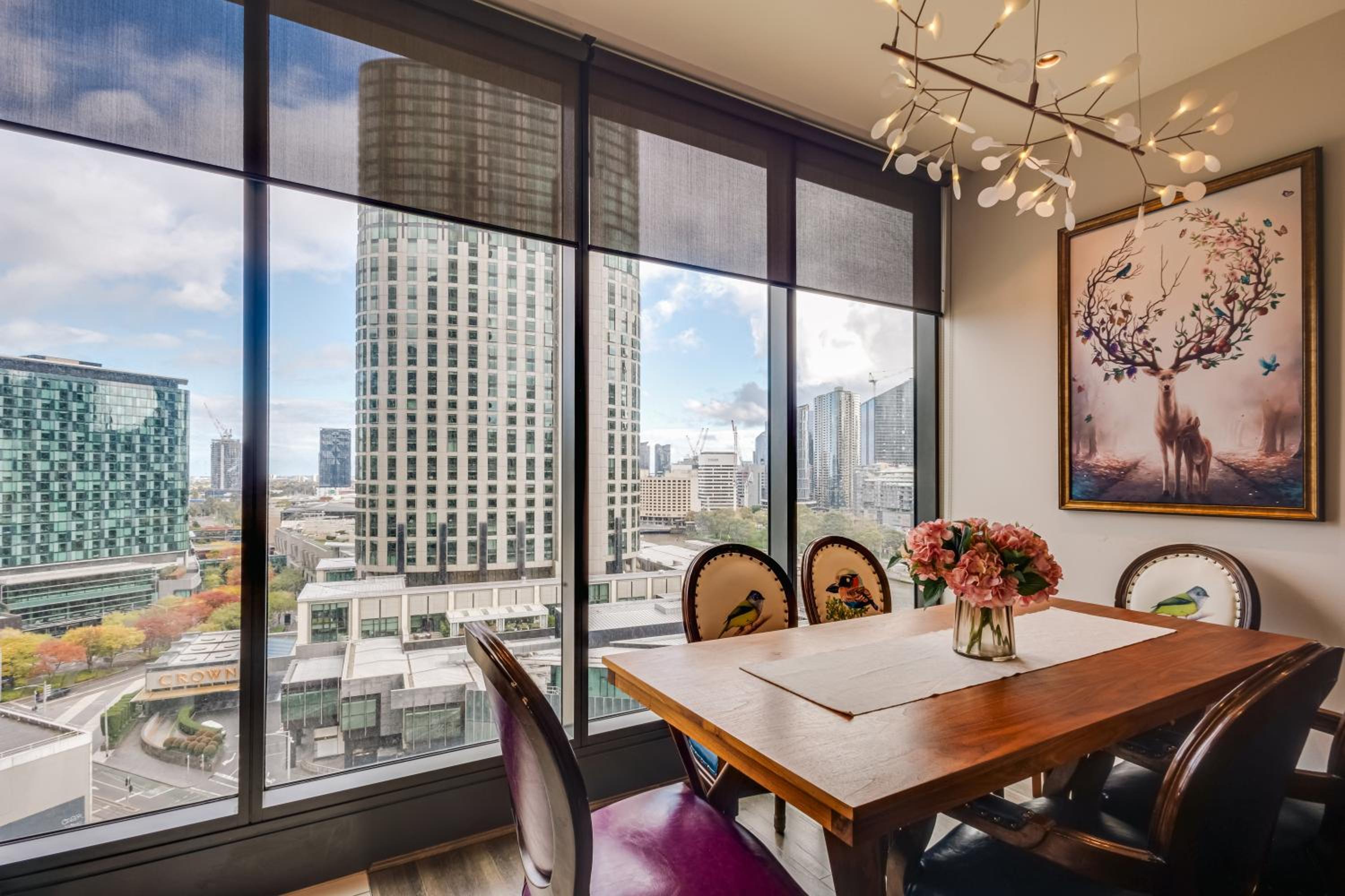 CBD 2BRM Apartment Yarra River Skyline View Free Parking