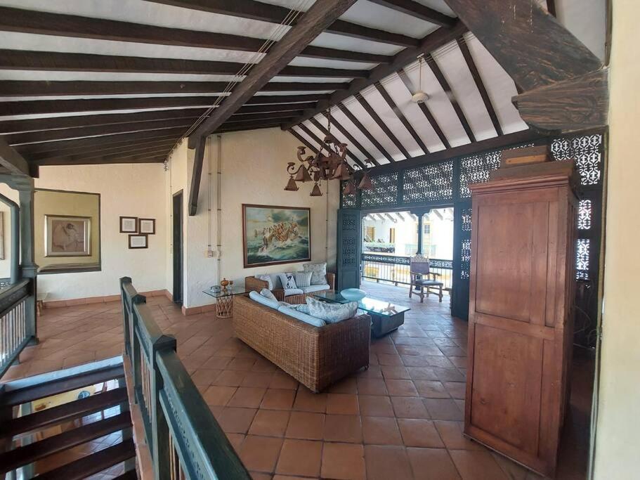 Casa en Cauca Viejo con piscina, Jacuzzi y turco