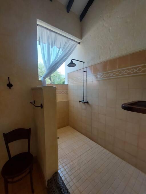 Casa en Cauca Viejo con piscina, Jacuzzi y turco