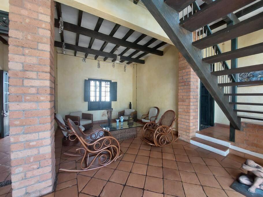 Casa en Cauca Viejo con piscina, Jacuzzi y turco