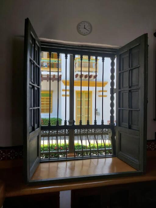 Casa en Cauca Viejo con piscina, Jacuzzi y turco