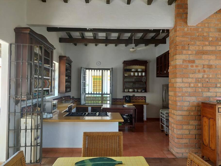 Casa en Cauca Viejo con piscina, Jacuzzi y turco