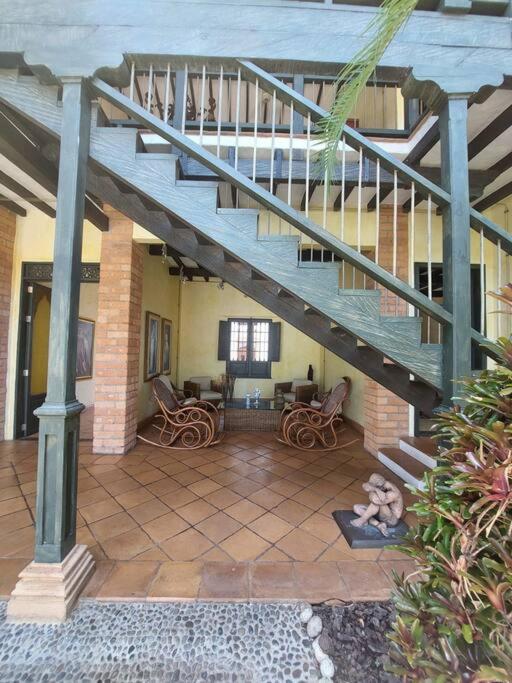 Casa en Cauca Viejo con piscina, Jacuzzi y turco